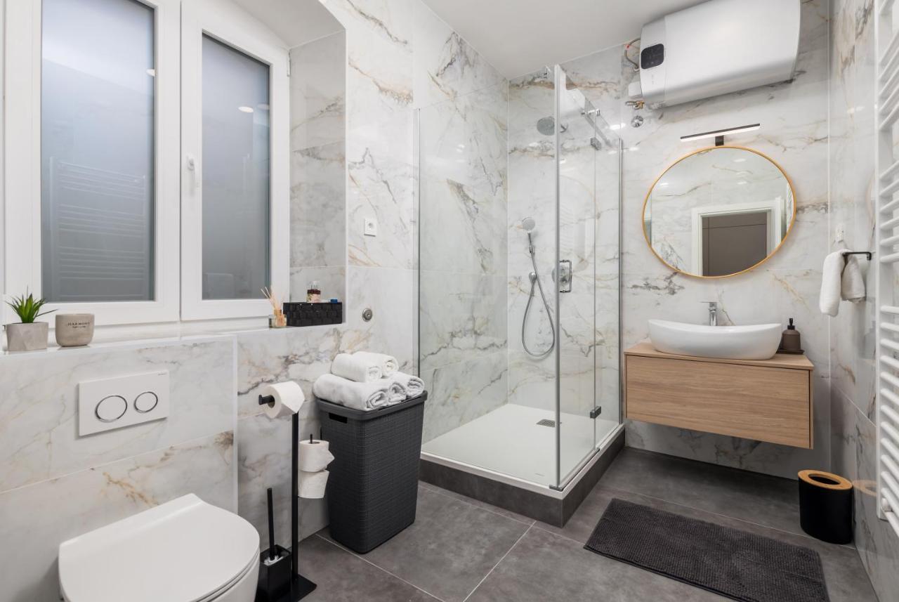 Area2 Center Luxury Apartment Rijeka Extérieur photo