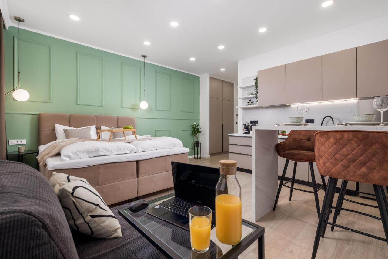 Area2 Center Luxury Apartment Rijeka Extérieur photo